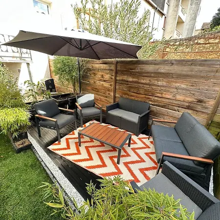 Apartman Peaceful With Garden Agen
